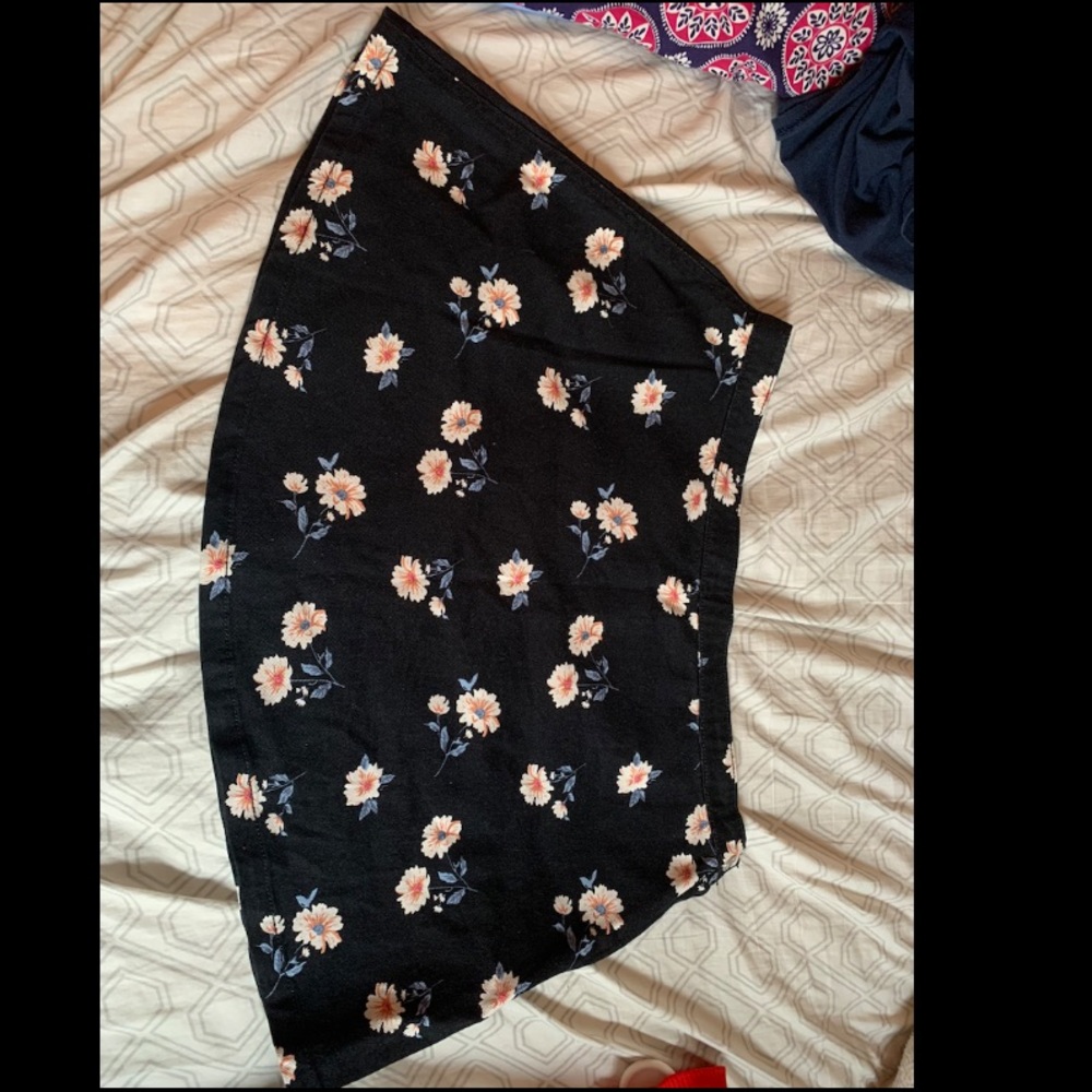 Forever 21 floral flowing skirt